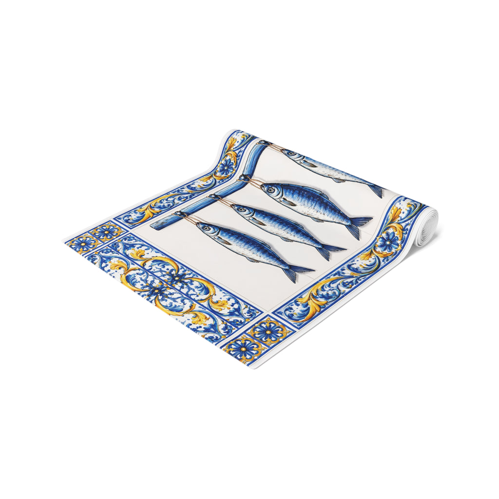 Camino de mesa con azulejos azules y amarillos de peces estilo East Hampton — Decoración de cocina de sardina azul, acento costero para comedor