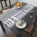 Chemin de table East Hampton carreaux de ciment bleus et jaunes motif poisson — Décor de cuisine sardines bleues, accent de table côtier