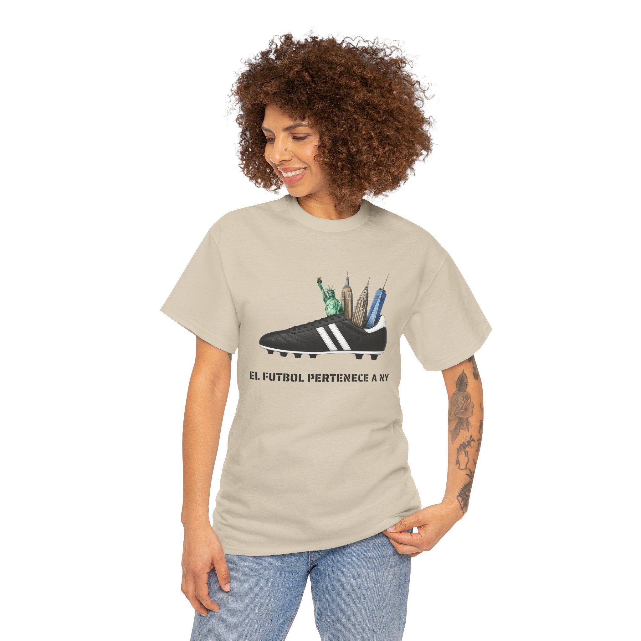 El fútbol pertenece a NY T-Shirt | Soccer in New York Tee