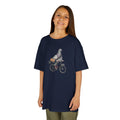 Camiseta personalizable para niños "Pigeon Bike Rider" en Midtown NYC — Bonita camiseta de ciclista con pájaro para niños