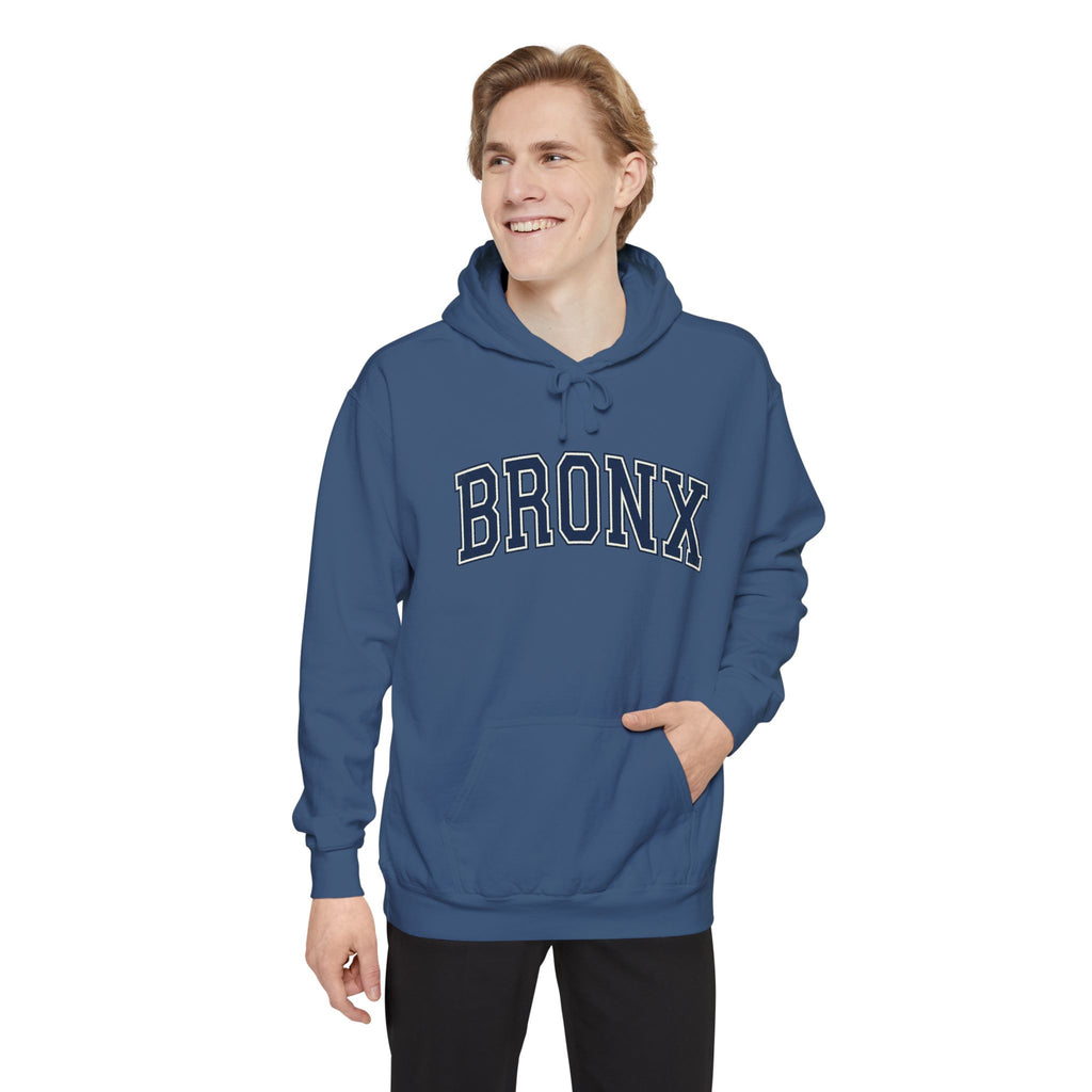 Sudadera con Capucha Bronx — Suéter con Capucha Teñido en Prenda